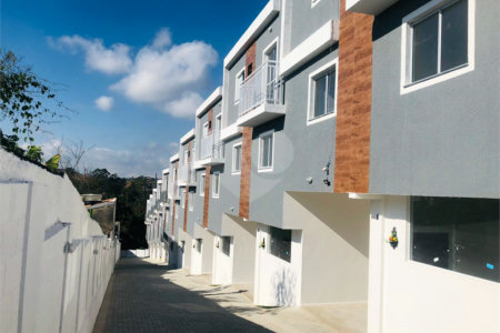Casa à venda com 2 quartos no condomínio Residencial Turim, Mogi das Cruzes - SP