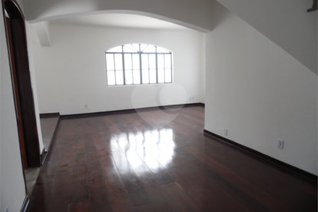 Casa à venda com 5 quartos, sendo 3 suítes, em Vila São Francisco, São Paulo, SP
