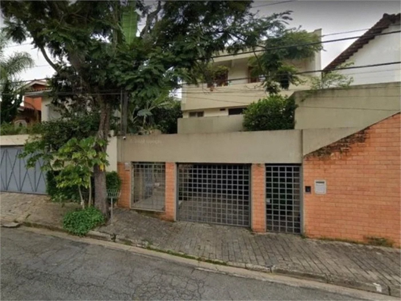 Terreno à venda com 20 quartos, sendo 10 suítes, em Vila Sônia, São Paulo, SP