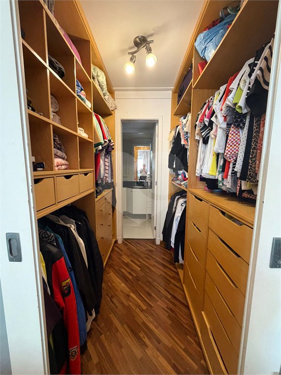 Apartamento à venda com 3 quartos, sendo 1 suíte,  em Vila Regente Feijó, São Paulo, SP