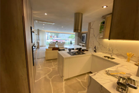 Apartamento à venda com 3 suítes em Campo Belo, São Paulo, SP