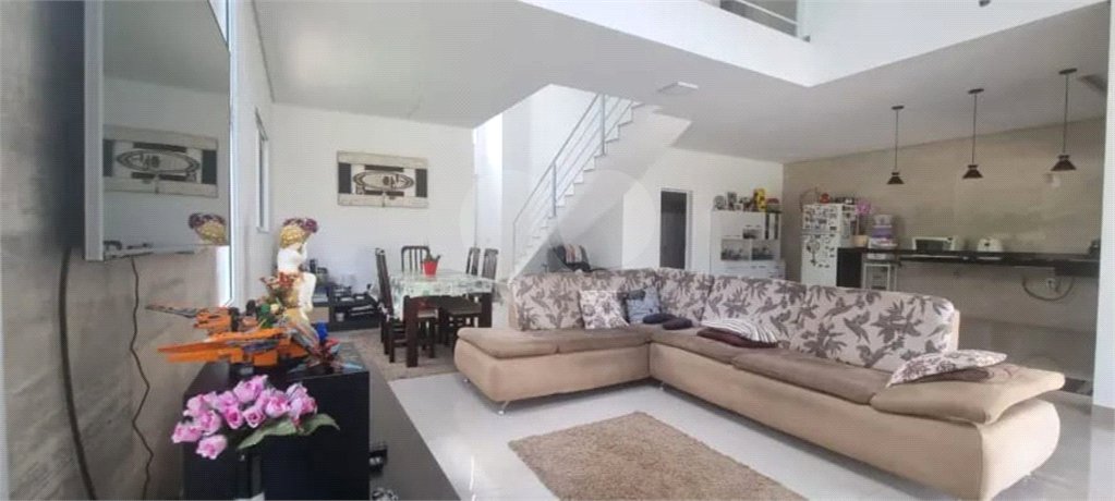 Casa à venda com 3 suítes no condomínio Villa D' Oro, Vinhedo - SP