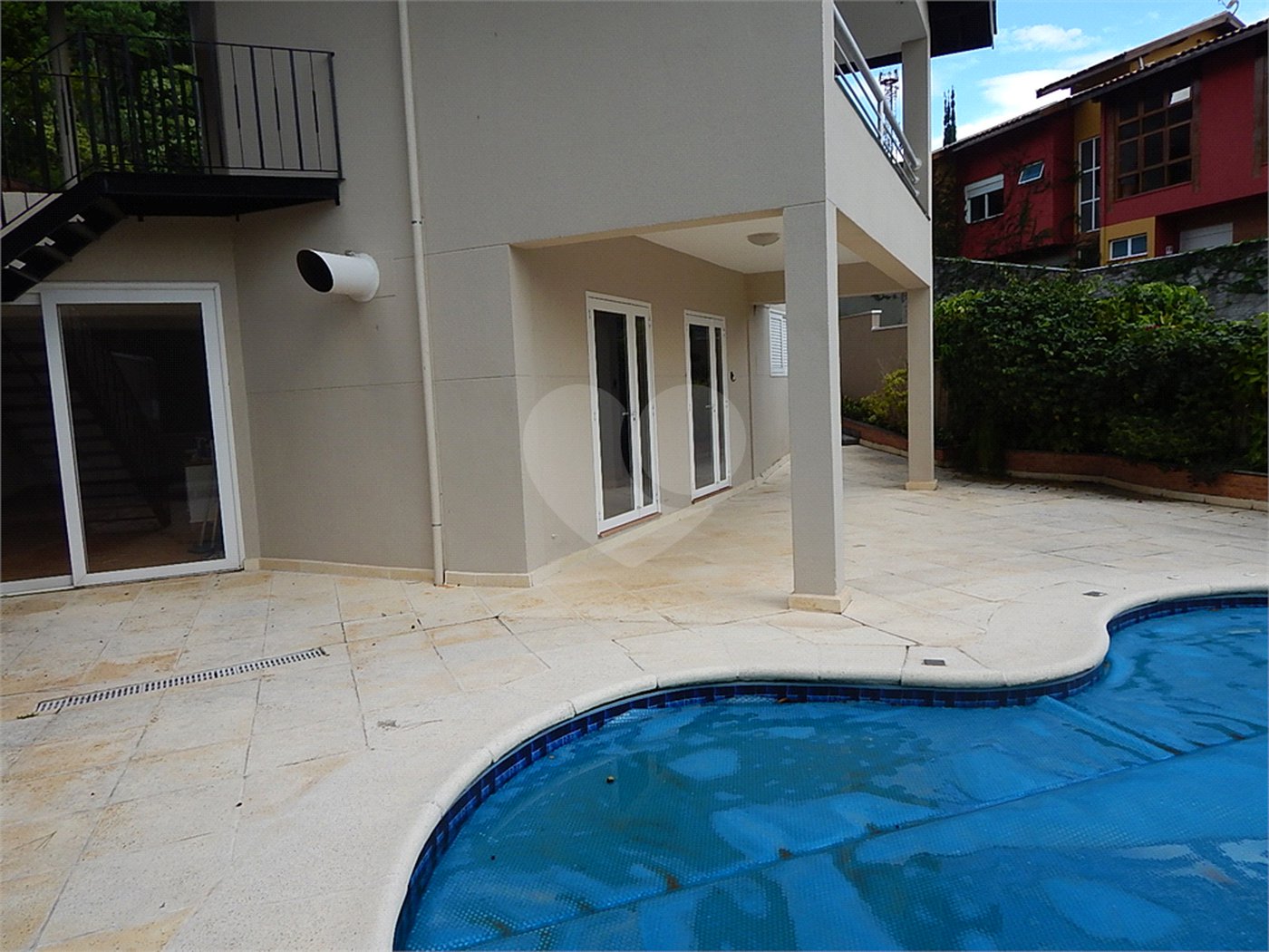 Casa à venda com 3 quartos, sendo 1 suíte, no condomínio Alpes de Vinhedo, Vinhedo - SP