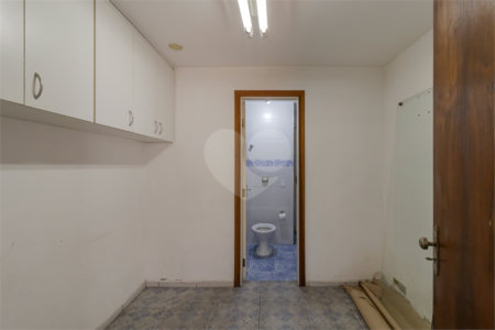 Casa Térrea à venda com 4 quartos, sendo 2 suítes, em Bosque da Saúde, São Paulo, SP