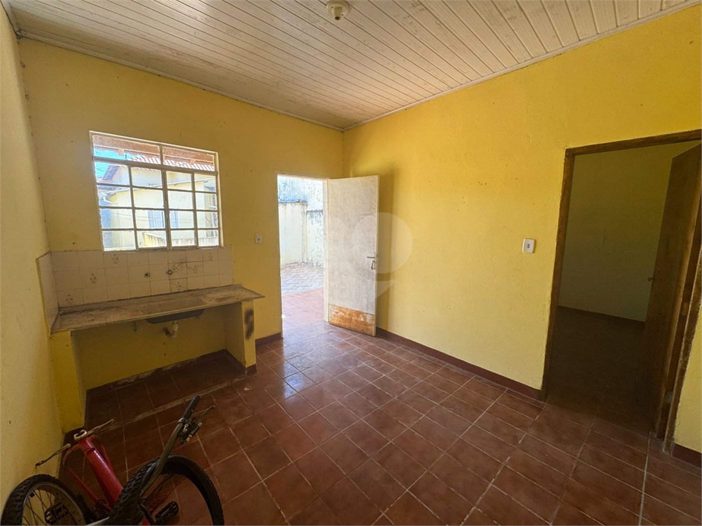 Casa à venda com 4 quartos, sendo 1 suíte, em Vila Maria, Itapetininga, SP