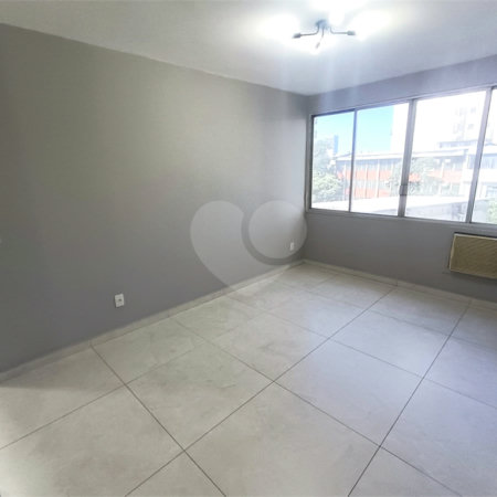 Apartamento à venda com 3 quartos, sendo 1 suíte, em Rio Comprido, Rio de Janeiro, RJ