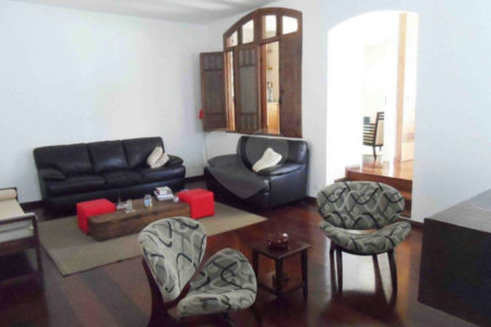 Sobrado à venda com 5 quartos, sendo 3 suítes, em Interlagos, São Paulo, SP