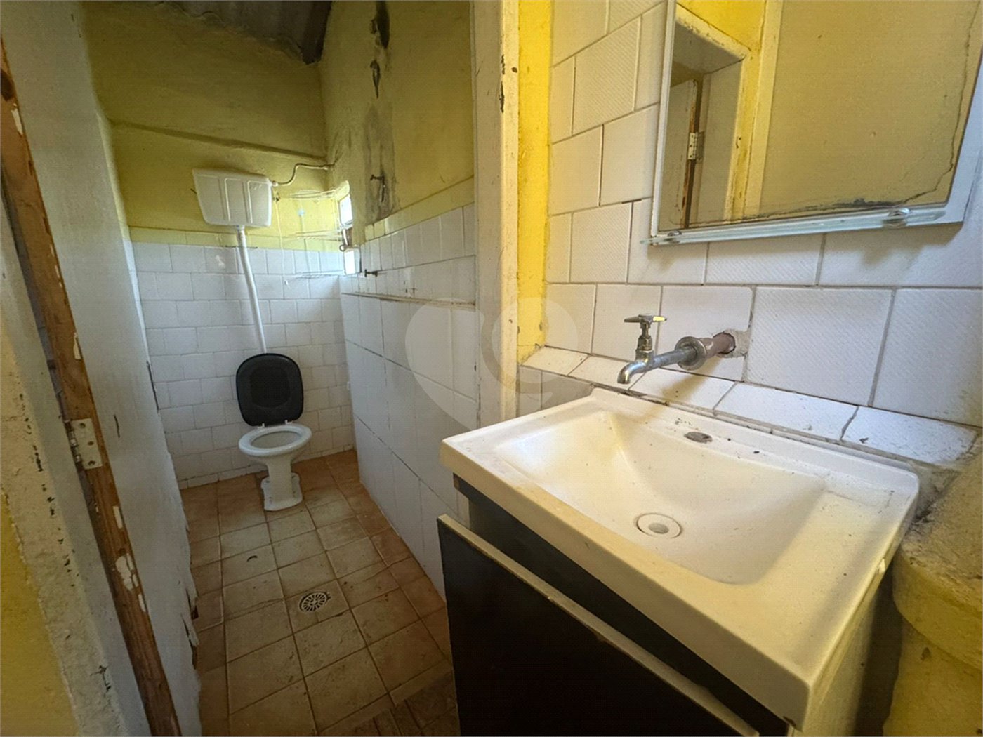 Casa à venda com 4 quartos, sendo 1 suíte, em Vila Maria, Itapetininga, SP