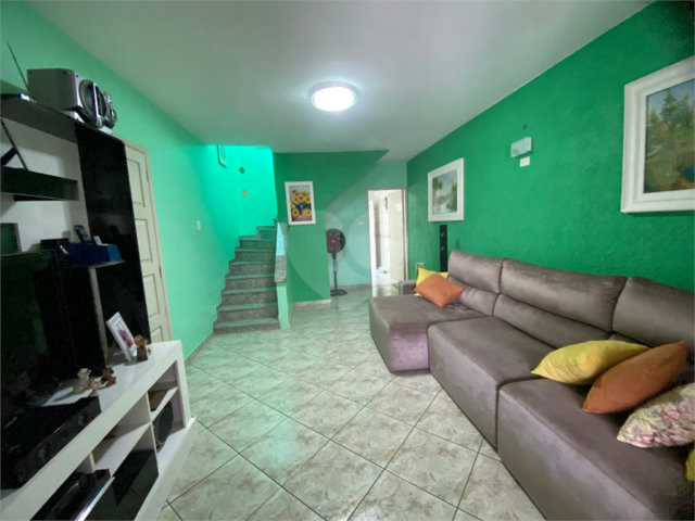 Sobrado à venda com 3 quartos em Vila Medeiros, São Paulo, SP