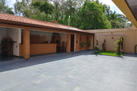 Casa à venda com 4 quartos, sendo 2 suítes, em Parque dos Príncipes, São Paulo, SP
