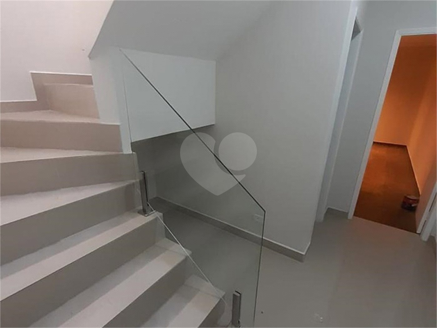 Sobrado à venda com 4 quartos, sendo 3 suítes,  em Tremembé, São Paulo, SP