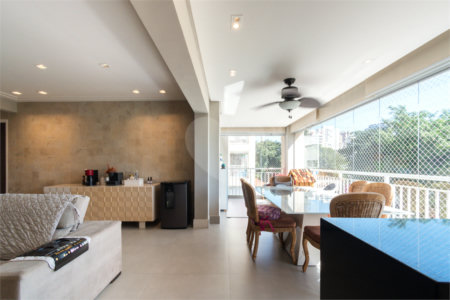 Apartamento à venda com 4 quartos, sendo 2 suítes, em Brooklin, São Paulo, SP