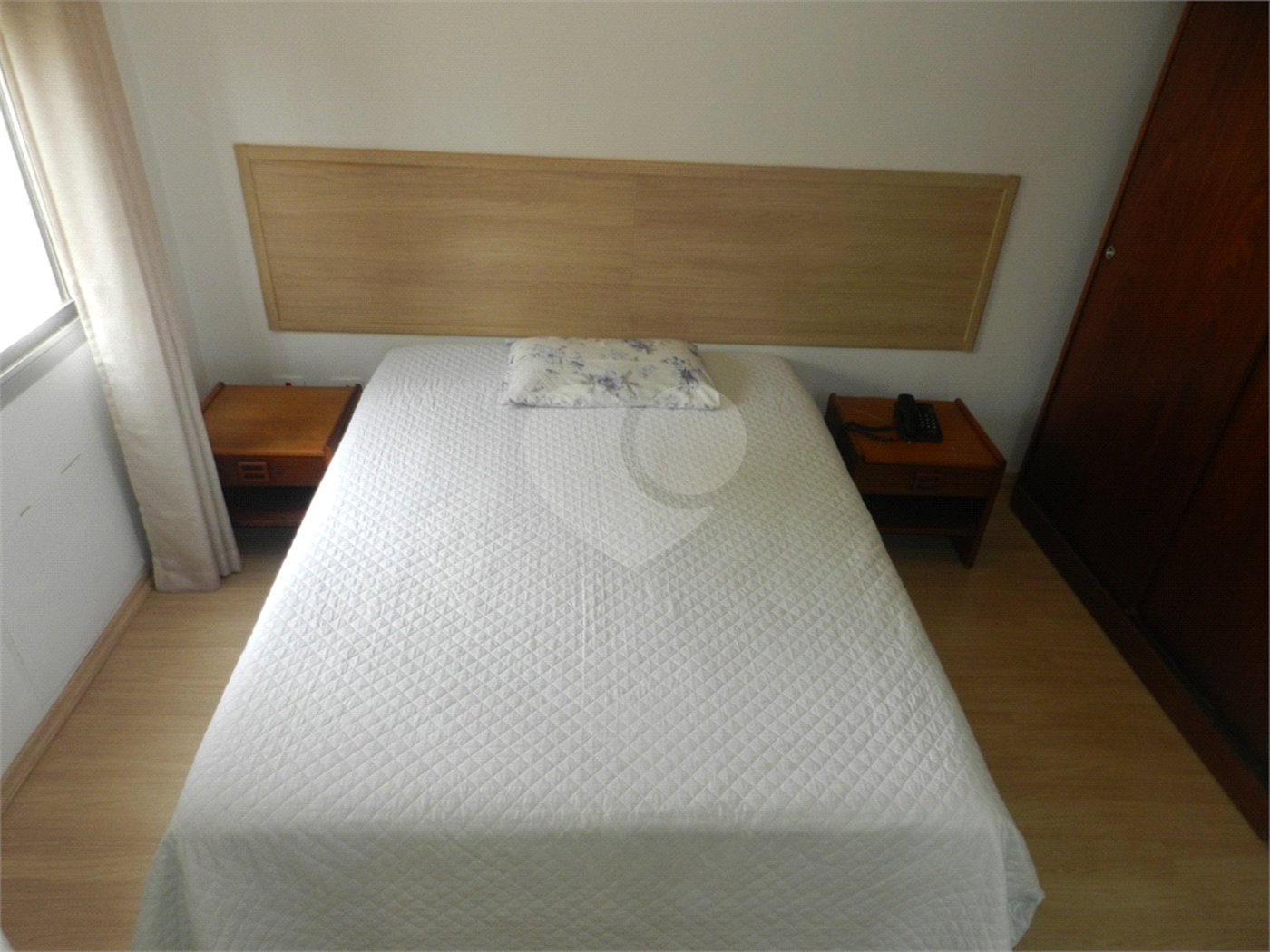 Apartamento mobiliado na Bela Vista de 36m² com 1 vaga de garagem.