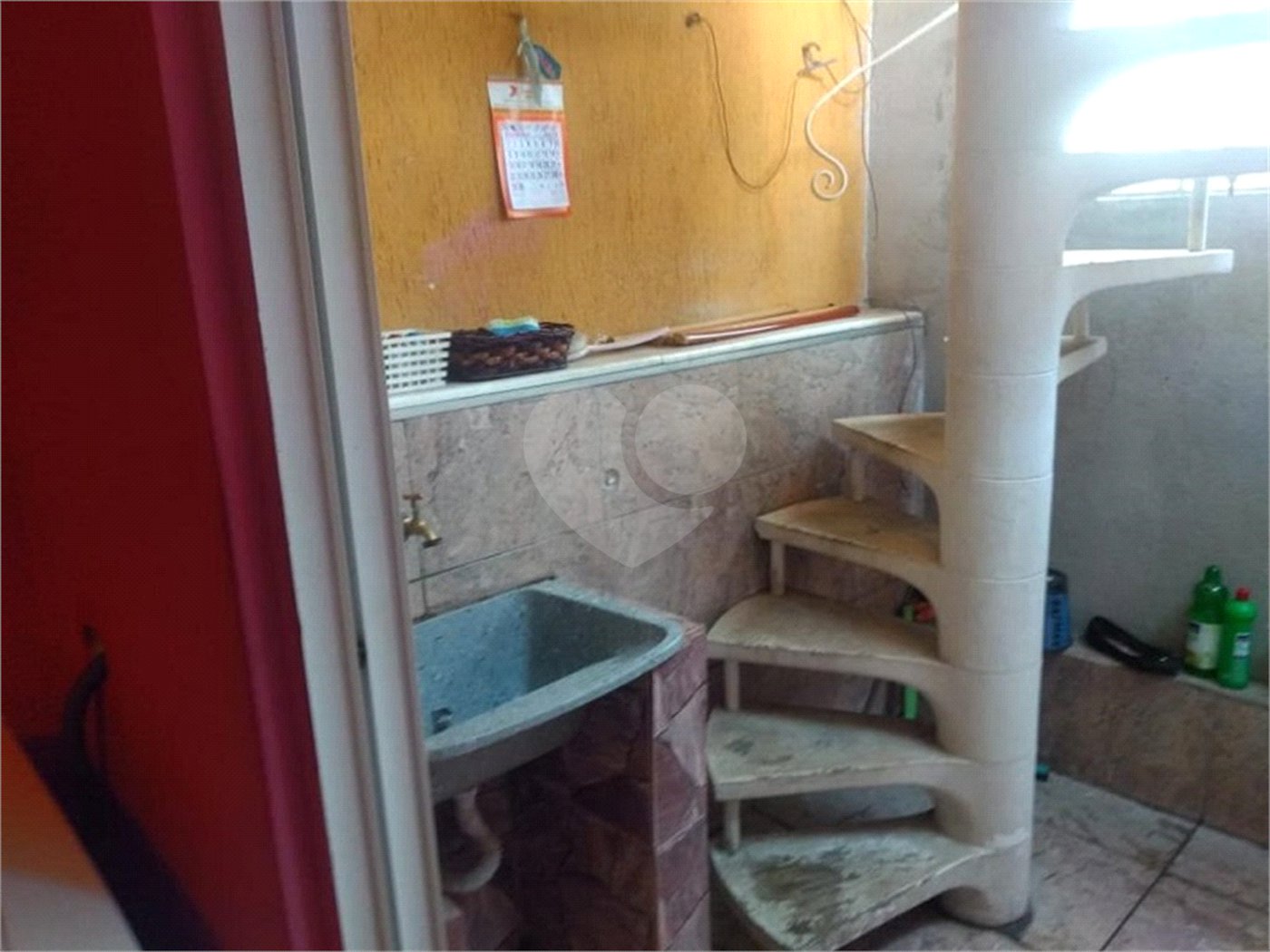 Sobrado de 120m² com dois dormitórios, vaga de garagem, churrasqueira no Alto do Ipiranga