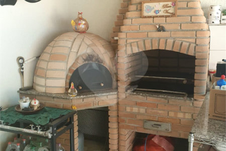 Casa à venda ou para alugar com 4 suítes em Vila Machado, Mairiporã, SP