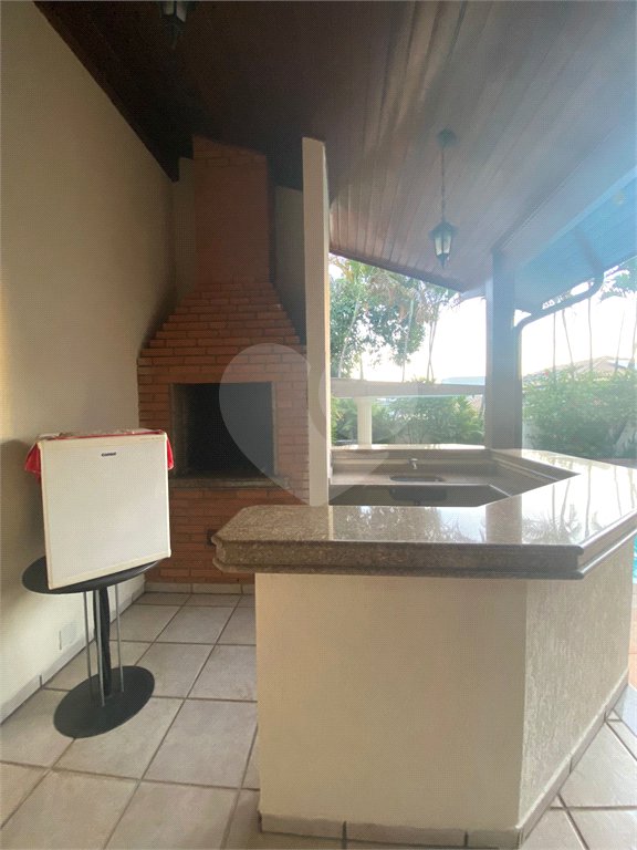 Casa à venda com 3 quartos, sendo 4 suítes,  no condomínio Estância Marambaia, Vinhedo - SP