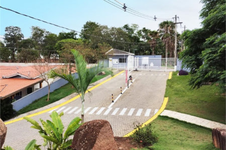 Casa à venda com 3 quartos, sendo 1 suíte, no condomínio Rio das Pedras, Salto - SP