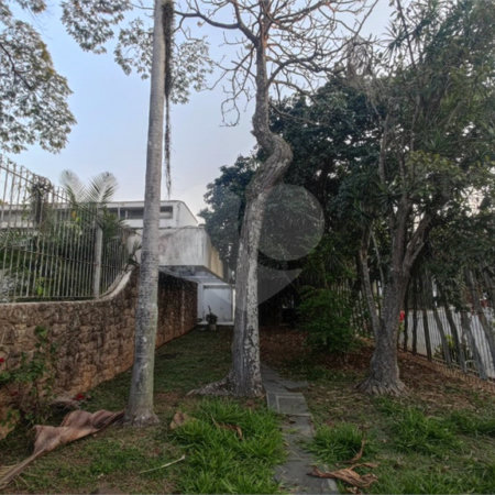 Casa Térrea à venda com 5 quartos, sendo 2 suítes, em Chácara Monte Alegre, São Paulo, SP