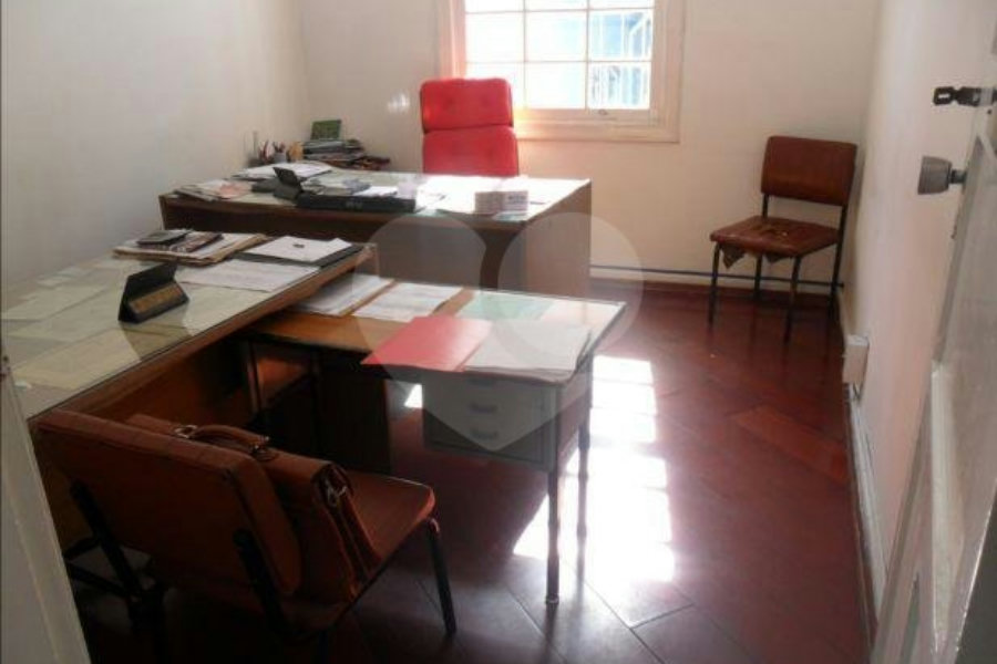 Casa à venda com 4 quartos no condomínio Largo Padre Péricles,48, São Paulo - SP