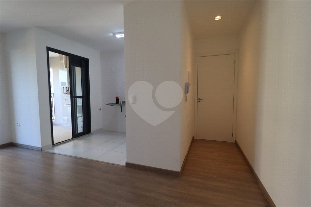 Apartamento à venda com 3 quartos, sendo 1 suíte, em Vila Anastácio, São Paulo, SP