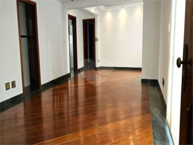 Apartamento à venda com 3 quartos, sendo 1 suíte,  em Anália Franco, São Paulo, SP