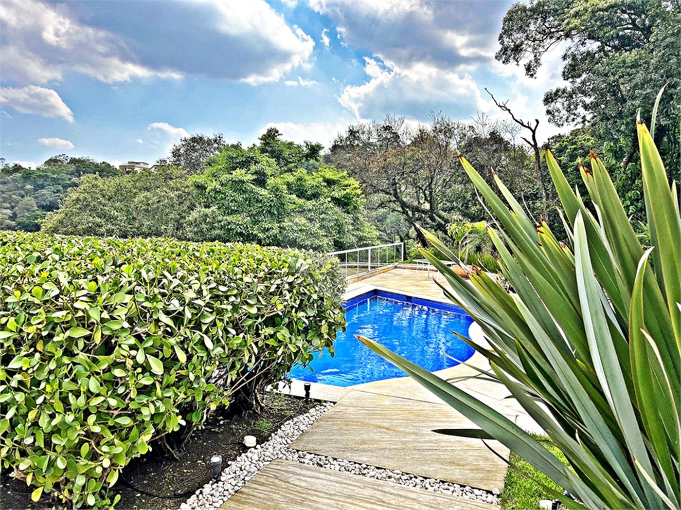 Casa à venda com 4 suítes no condomínio Residencial Jd. Ibiratiba, São Paulo - SP