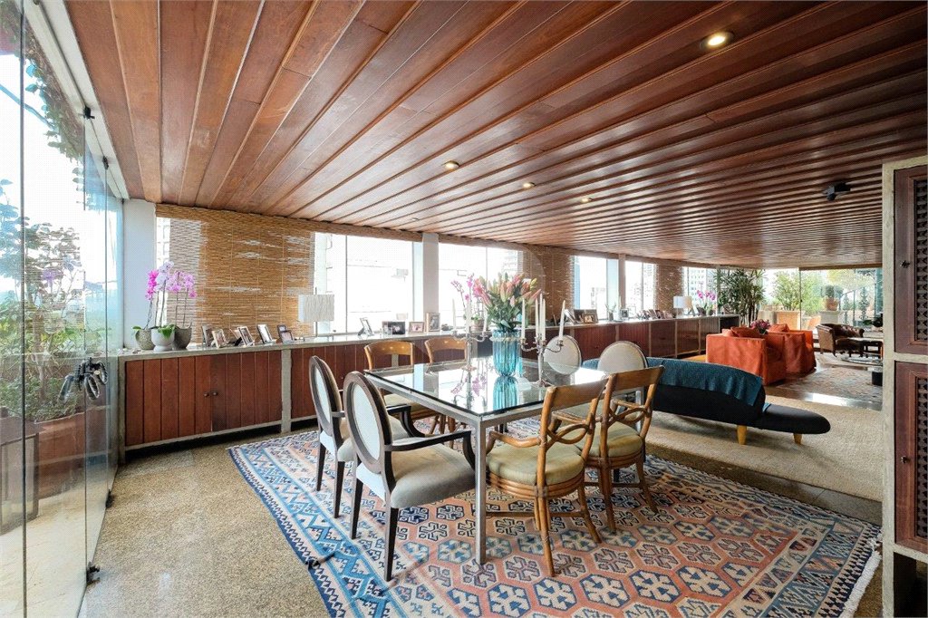 Apartamento à venda com 4 quartos, sendo 1 suíte, em Jardim América, São Paulo, SP