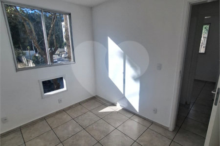Apartamento à venda com 21 quartos, sendo 1 suíte, em Guaratiba, Rio de Janeiro, RJ
