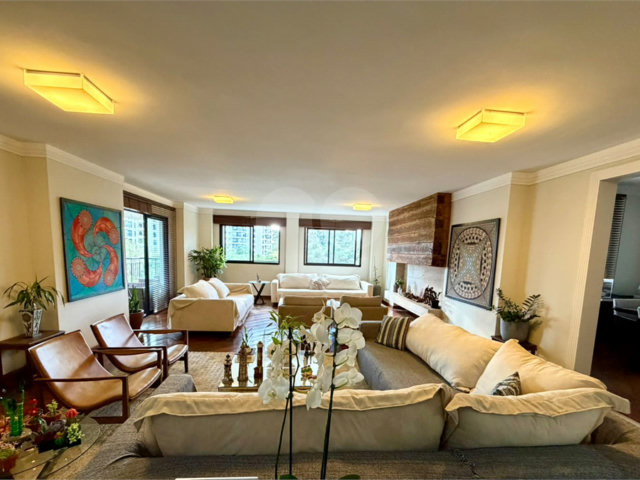 Apartamento à venda com 4 suítes em Jardim Marajoara, São Paulo, SP