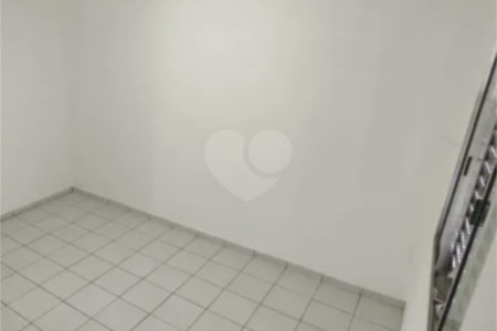Sobrado à venda com 3 quartos, sendo 1 suíte, em Jardim Pinheiros, São Paulo, SP