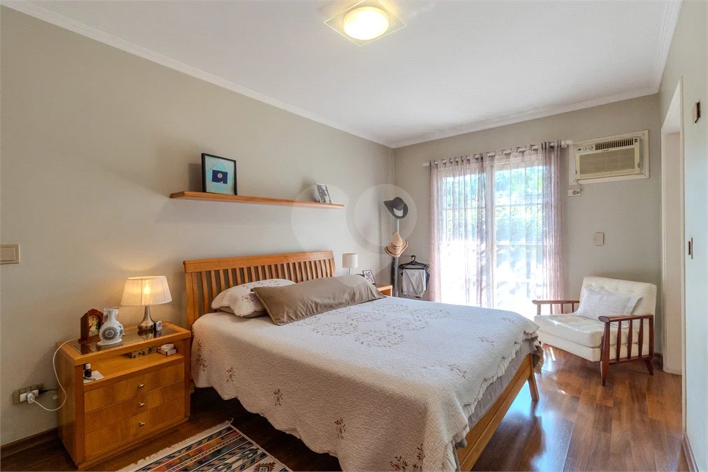 Casa à venda com 3 quartos, sendo 1 suíte, em Alto da Boa Vista, São Paulo, SP