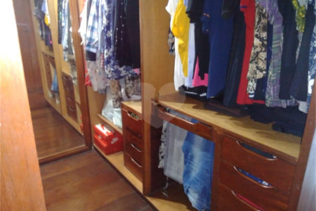 Sobrado à venda com 5 quartos, sendo 2 suítes, em Vila Rosália, Guarulhos, SP