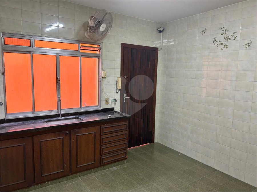 Sobrado para alugar com 2 quartos em Vila Anastácio, São Paulo, SP