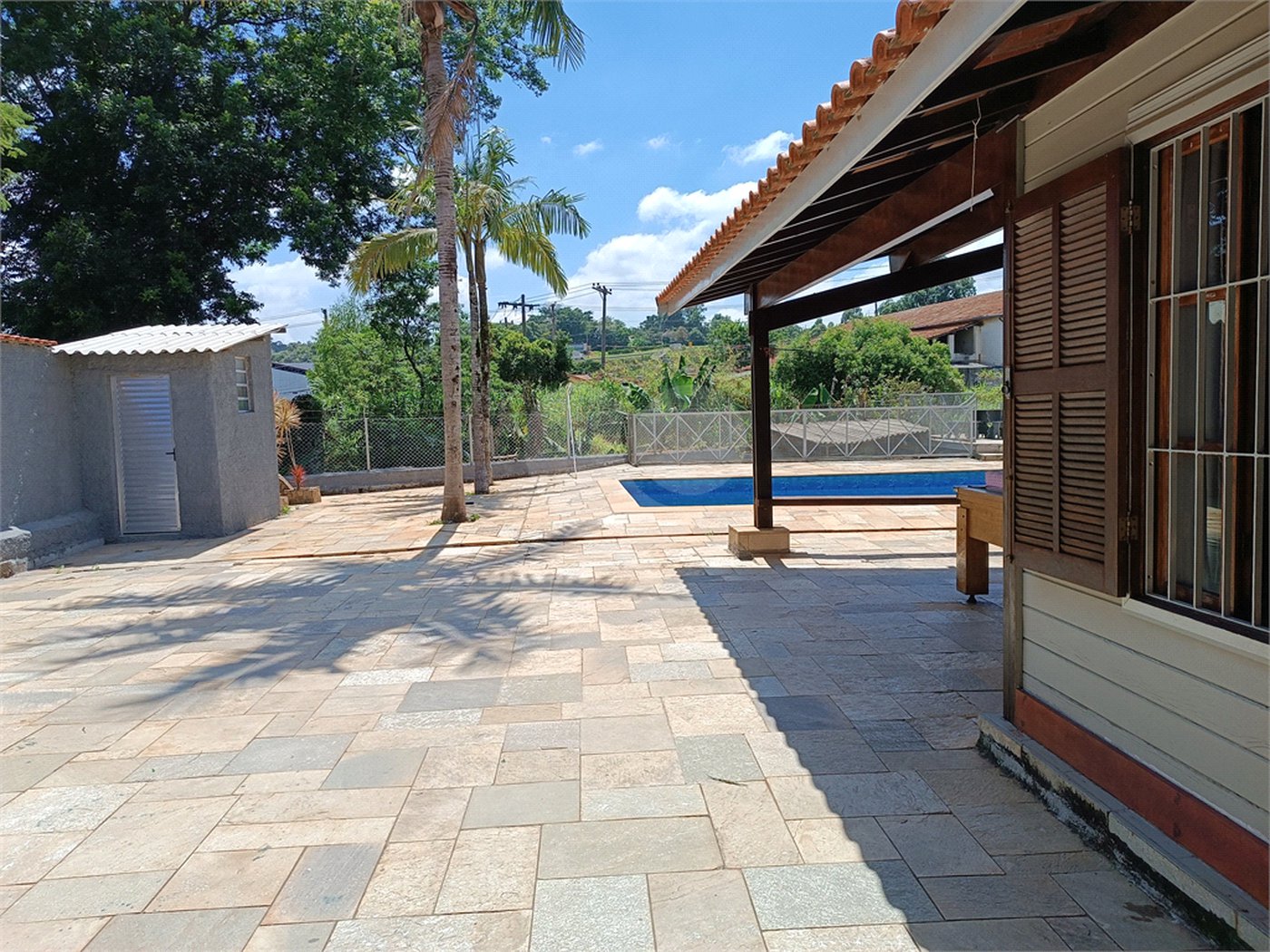 Casa à venda com 5 quartos, sendo 3 suítes, em Jardim Villaça, São Roque, SP
