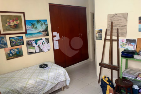 Casa Térrea à venda com 4 quartos, sendo 2 suítes,  no Centro, Mogi das Cruzes, SP