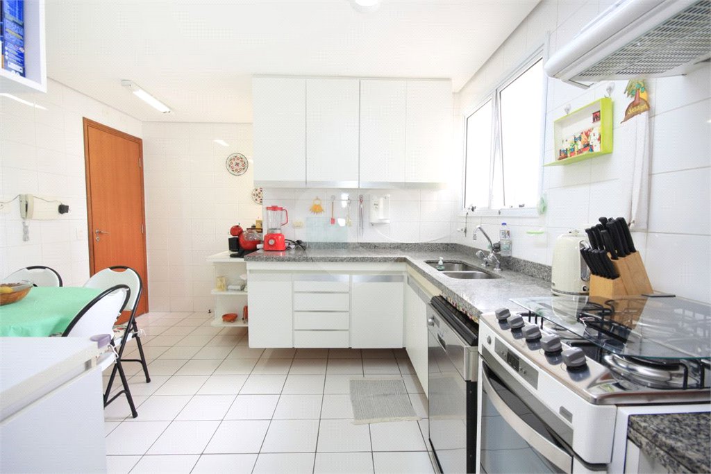 Apartamento à venda com 3 suítes em Vila Mascote, São Paulo, SP