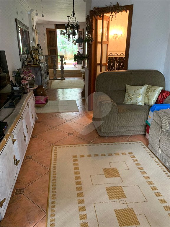 Sobrado à venda com 4 suítes em Tremembé, São Paulo, SP