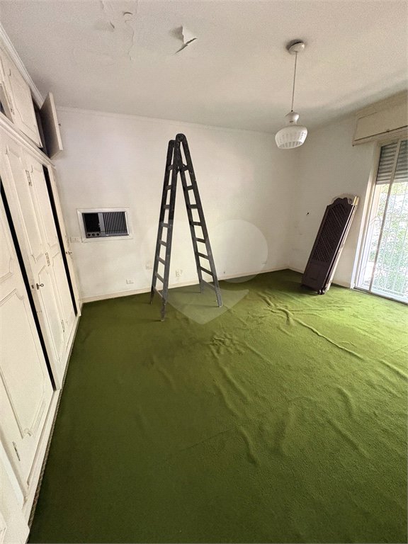 Sobrado à venda com 6 quartos, sendo 1 suíte, em Vila Nova Conceição, São Paulo, SP