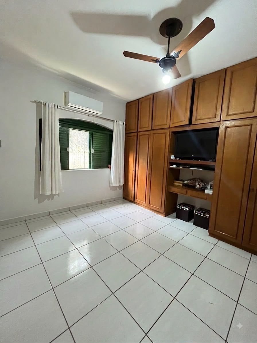 Casa à venda com 3 quartos, sendo 1 suíte, em Jardim das Oliveiras, Três Lagoas, MS