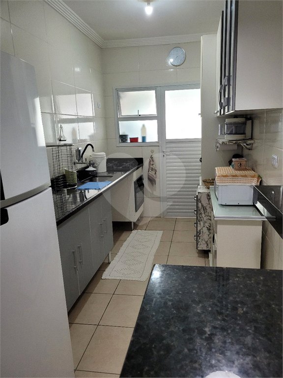 Apartamento à venda com 2 quartos, sendo 1 suíte, no Centro, Mongaguá, SP