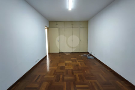 Casa para alugar com 4 quartos, sendo 2 suítes, no condomínio Comendador Elias Zarzur, São Paulo - SP