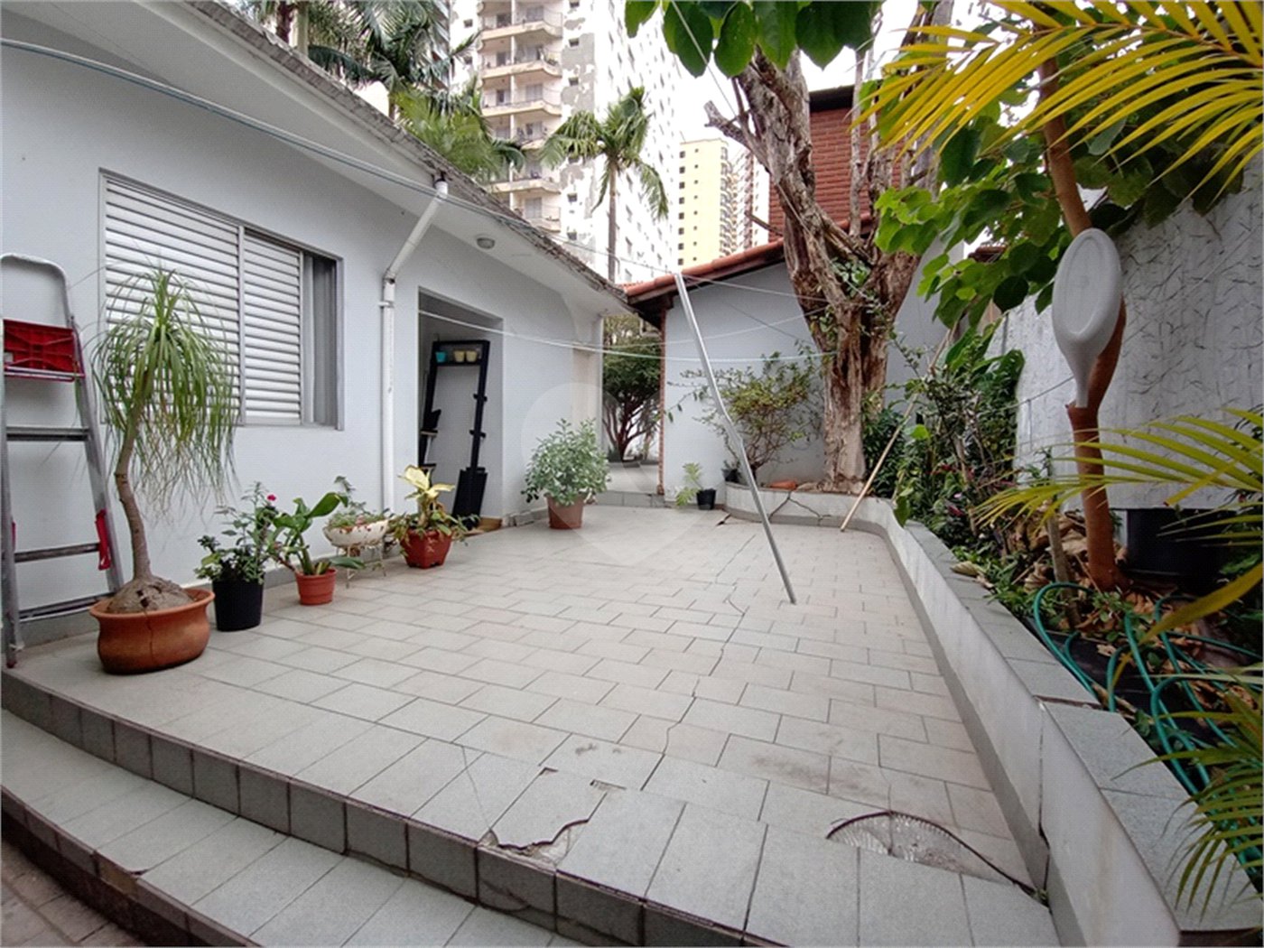 Casa à venda com 4 quartos, sendo 1 suíte, em Santana, São Paulo, SP