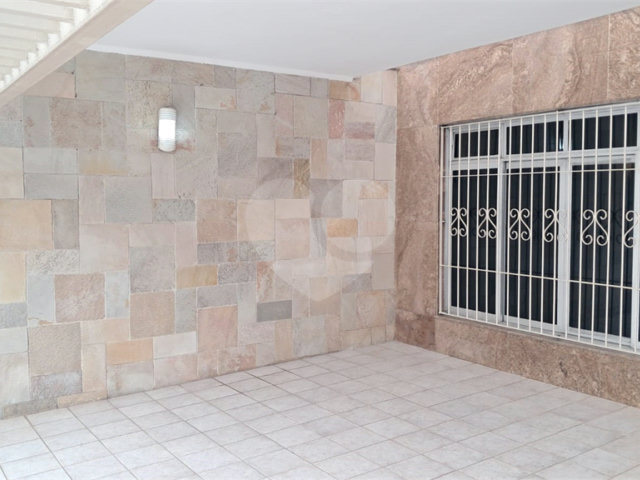 Casa à venda ou para alugar com 3 quartos, sendo 1 suíte,  no condomínio Maison, São Paulo - SP