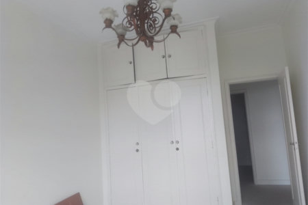 Apartamento à venda com 4 quartos, sendo 1 suíte, em República, São Paulo, SP
