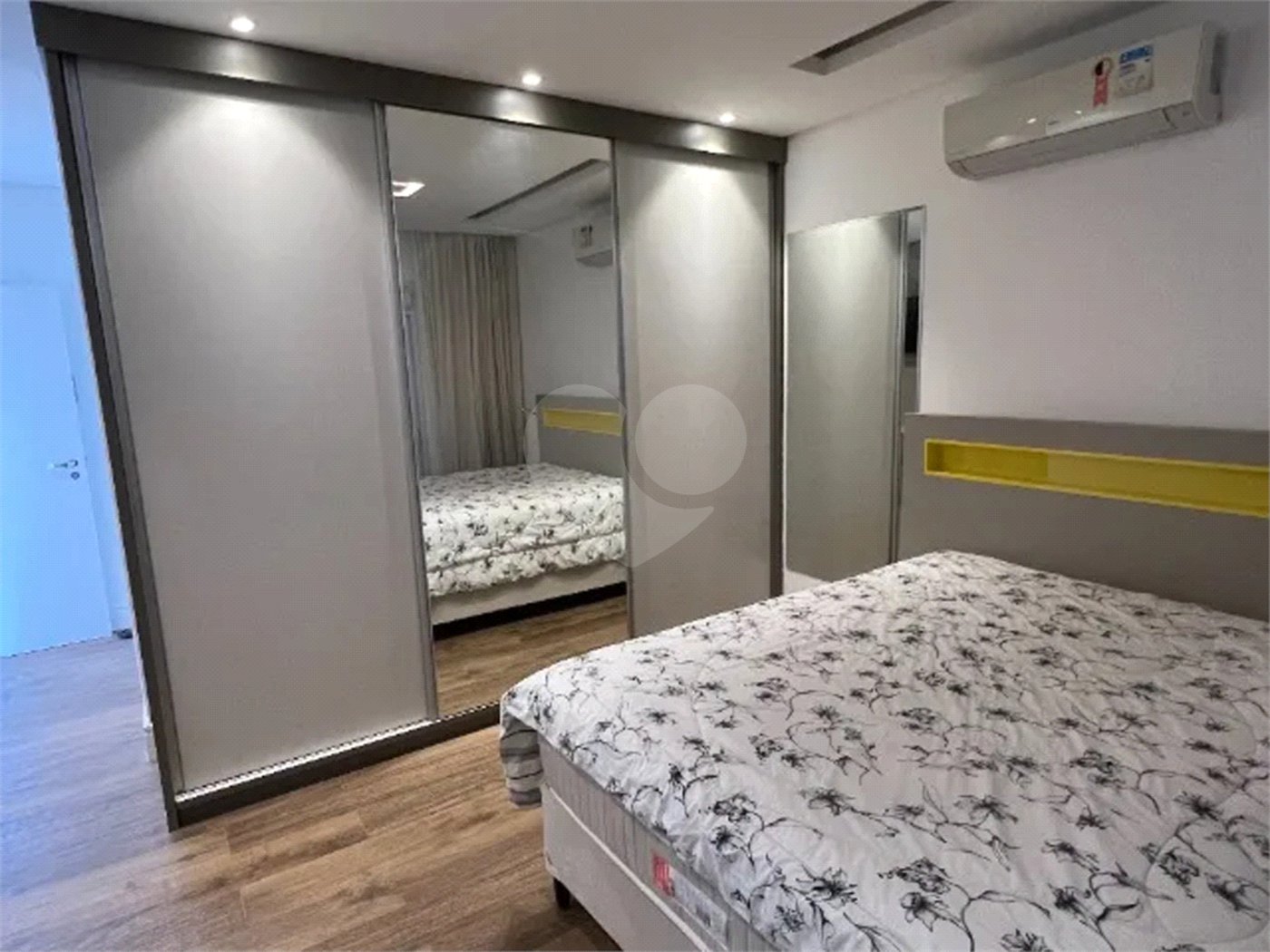 Casa à venda com 4 suítes no condomínio Jardim do Golfe 3, São José dos Campos - SP