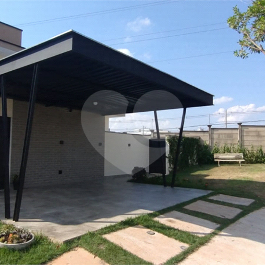 Casa à venda com 3 quartos, sendo 1 suíte, no condomínio Vila Paraty, Indaiatuba - SP