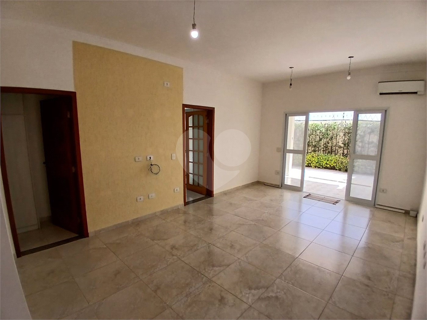 Casa à venda com 3 quartos, sendo 1 suíte, no condomínio Golden Park Residence II, Sorocaba - SP