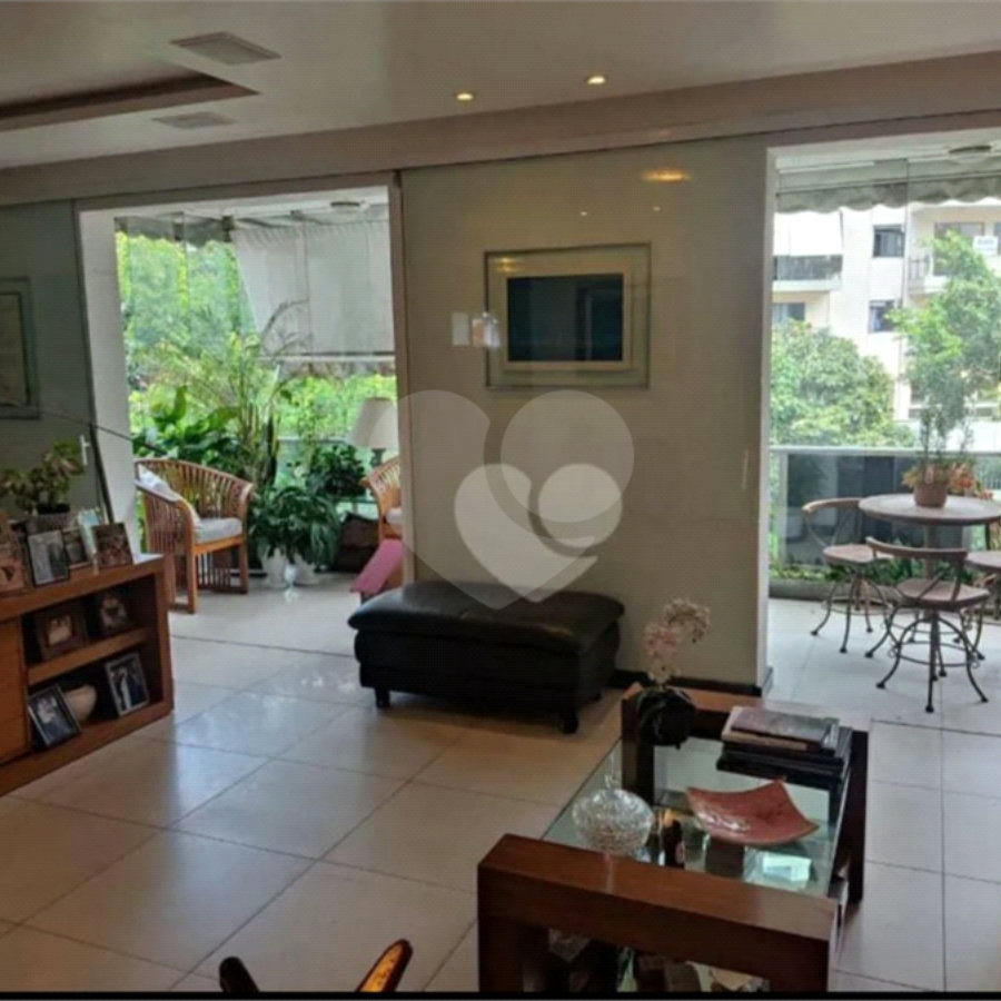 Apartamento à venda com 4 quartos, sendo 2 suítes, em Cosme Velho, Rio de Janeiro, RJ