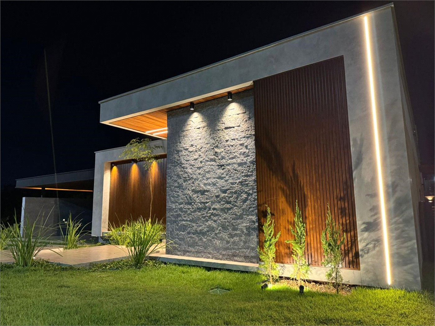 Casa à venda com 4 suítes no condomínio Florais da Mata, Várzea Grande - MT