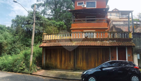 Casa à venda com 3 quartos, sendo 1 suíte,  em Santa Inês, Mairiporã, SP